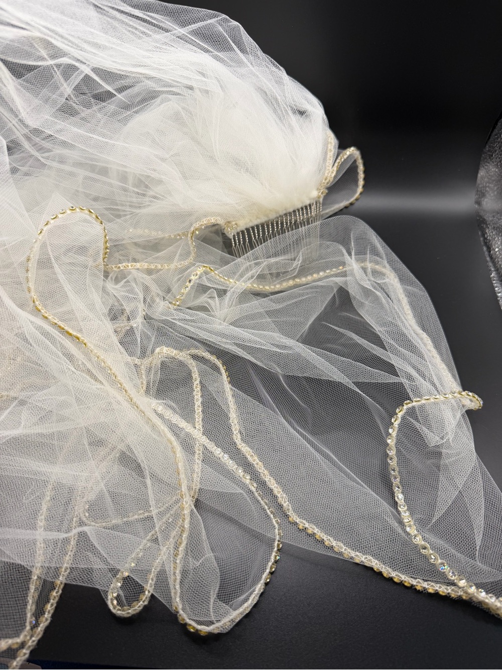 David’s Bridal Ivory Bridal Veil with Gold Trim Hair Comb